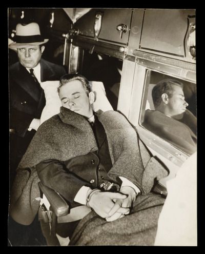 dillinger john gangster crime museum real asleep train custody american famous gangsters murderpedia history mobster public mafia indiana hammond amazon